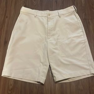Light kaki golf shorts